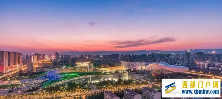 呼和浩特悠久的历史与灿烂的文化,筑起了这座“青...(图2) 呼和浩特悠久的历史与灿烂的文化,筑起了这座“青...(图2)