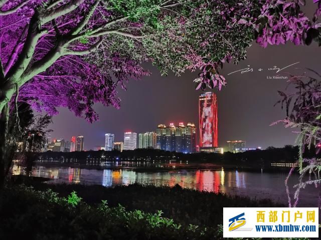 南宁和柳州,到底哪座城市的夜景才可以称得上“广西...(图2) 南宁和柳州,到底哪座城市的夜景才可以称得上“广西...(图2)