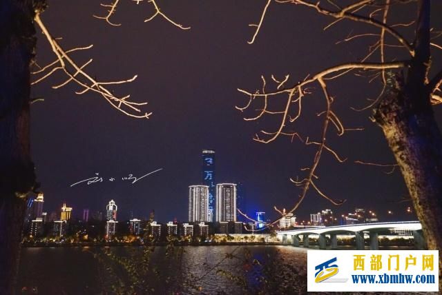 南宁和柳州,到底哪座城市的夜景才可以称得上“广西...(图4) 南宁和柳州,到底哪座城市的夜景才可以称得上“广西...(图4)