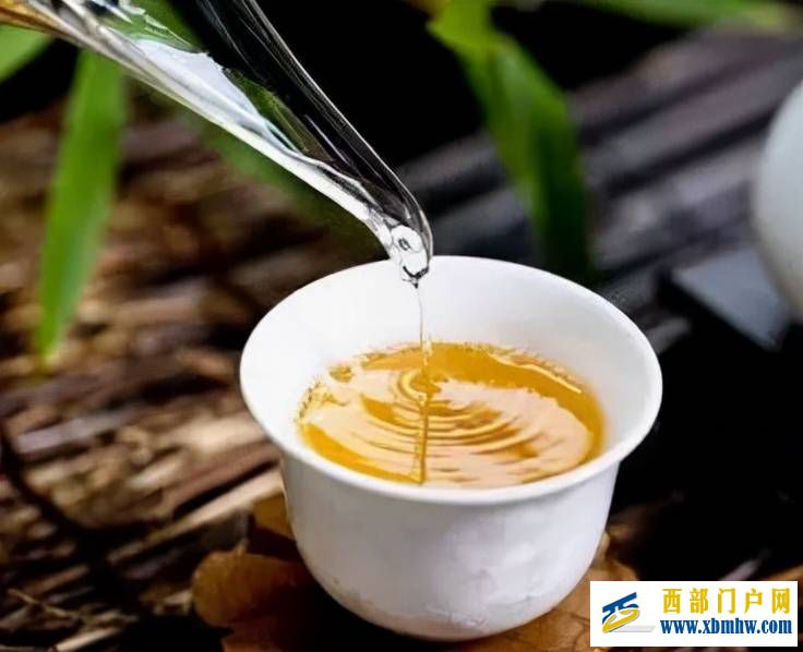 普洱茶的工艺提香是什么?此类普洱茶有何特点?(图1) 普洱茶的工艺提香是什么?此类普洱茶有何特点?(图1)
