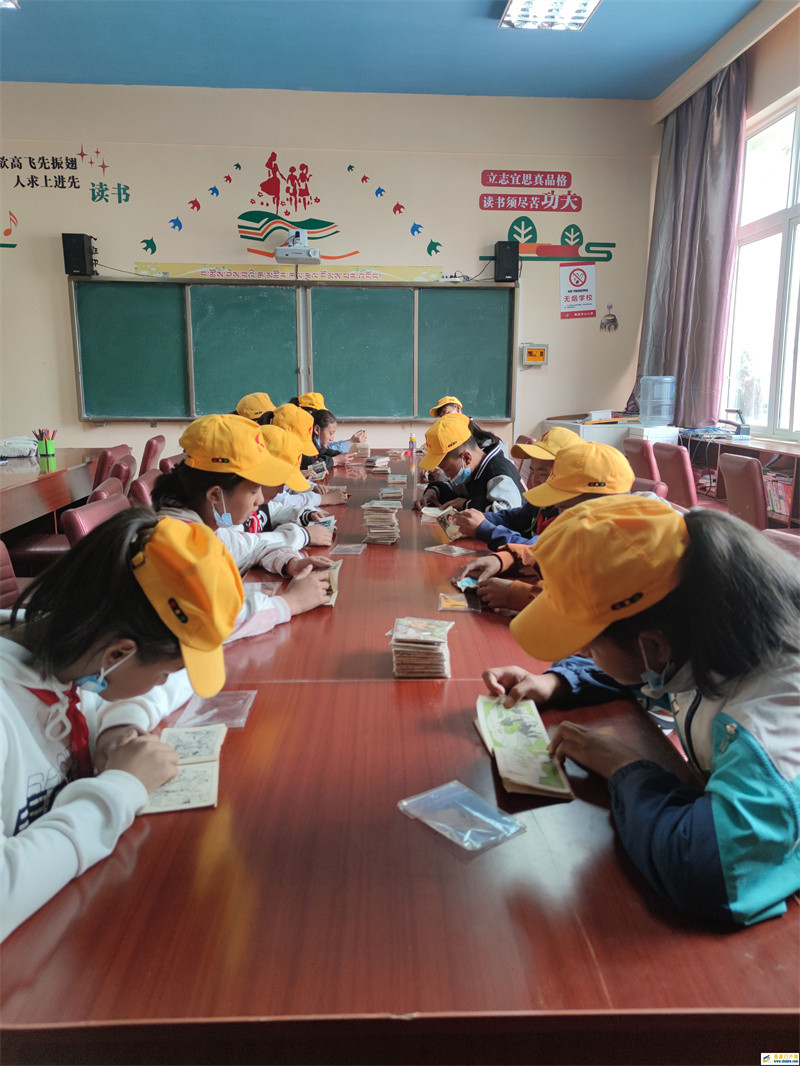 跨越3000公里的爱心!“惠州好人”向西藏朗县中心小学捐赠连环画(图1) 跨越3000公里的爱心!“惠州好人”向西藏朗县中心小学捐赠连环画(图1)