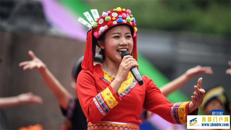 河池大化瑶族群众欢庆“祝著节”(图1) 河池大化瑶族群众欢庆“祝著节”(图1)