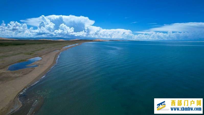 航拍青海碧波荡漾青海湖(图1) 航拍青海碧波荡漾青海湖(图1)