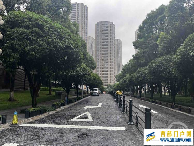 看!重庆江北嘴这些道路“更新”了(图1) 看!重庆江北嘴这些道路“更新”了(图1)