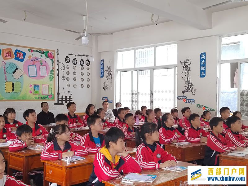 合水中学到教育联盟成员校合水小学开展教研活动 合水中学到教育联盟成员校合水小学开展教研活动