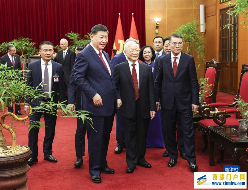 习近平同越共中央总书记阮富仲举行会谈(图10) 习近平同越共中央总书记阮富仲举行会谈(图10)