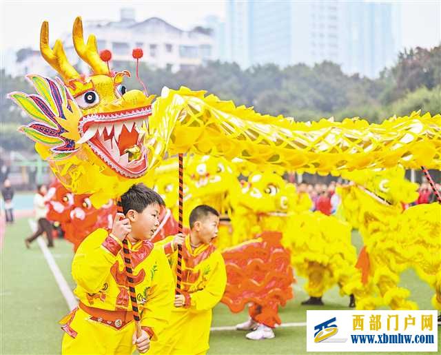 让有趣有效的体育课“天天见”(图1) 让有趣有效的体育课“天天见”(图1)