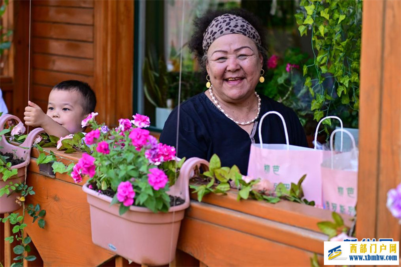 新疆伊宁:旅游市场持续升温(图5) 新疆伊宁:旅游市场持续升温(图5)