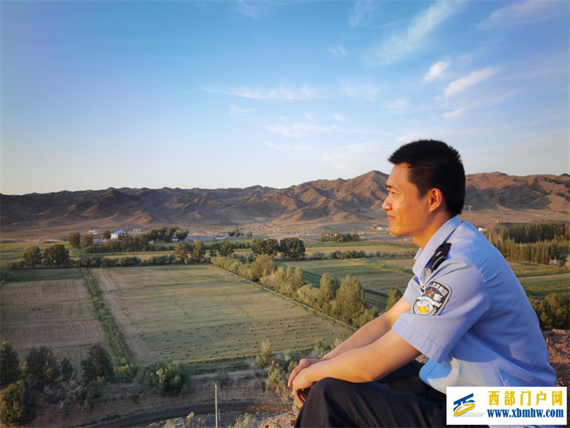 愿做戈壁一红柳 扎根边疆写青春(图1) 愿做戈壁一红柳 扎根边疆写青春(图1)