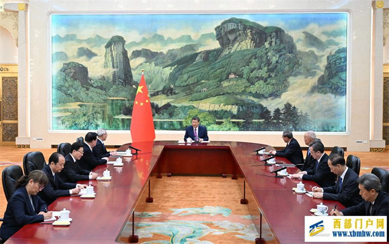 习近平会见澳门特别行政区候任行政长官岑浩辉(图3) 习近平会见澳门特别行政区候任行政长官岑浩辉(图3)