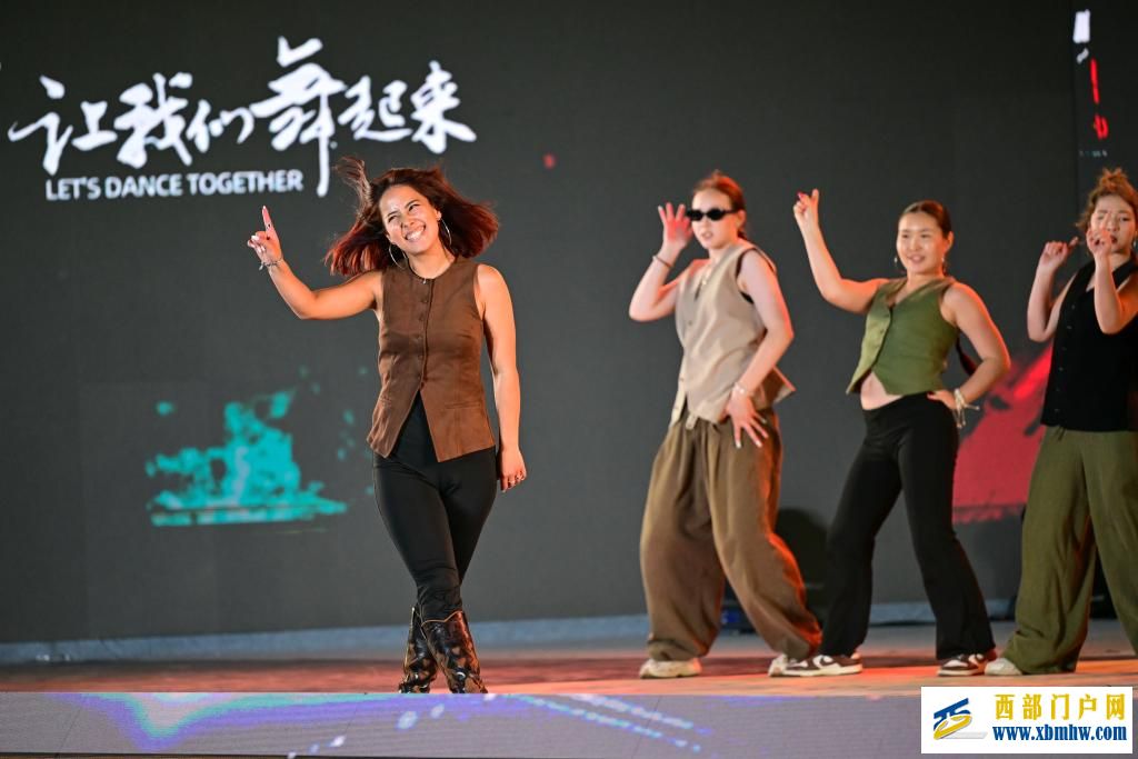 新疆“丝绸之路”街舞展演燃动油城(图11) 新疆“丝绸之路”街舞展演燃动油城(图11)