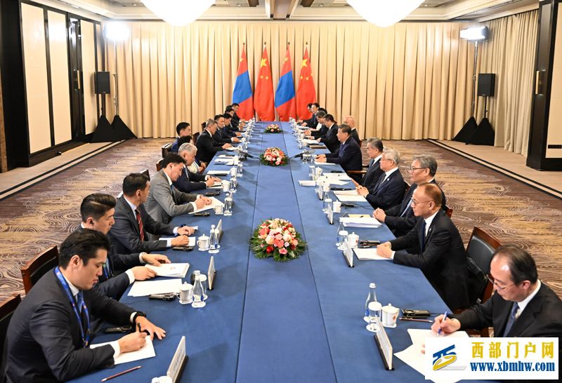 习近平会见蒙古国总统呼日勒苏赫(图2) 习近平会见蒙古国总统呼日勒苏赫(图2)