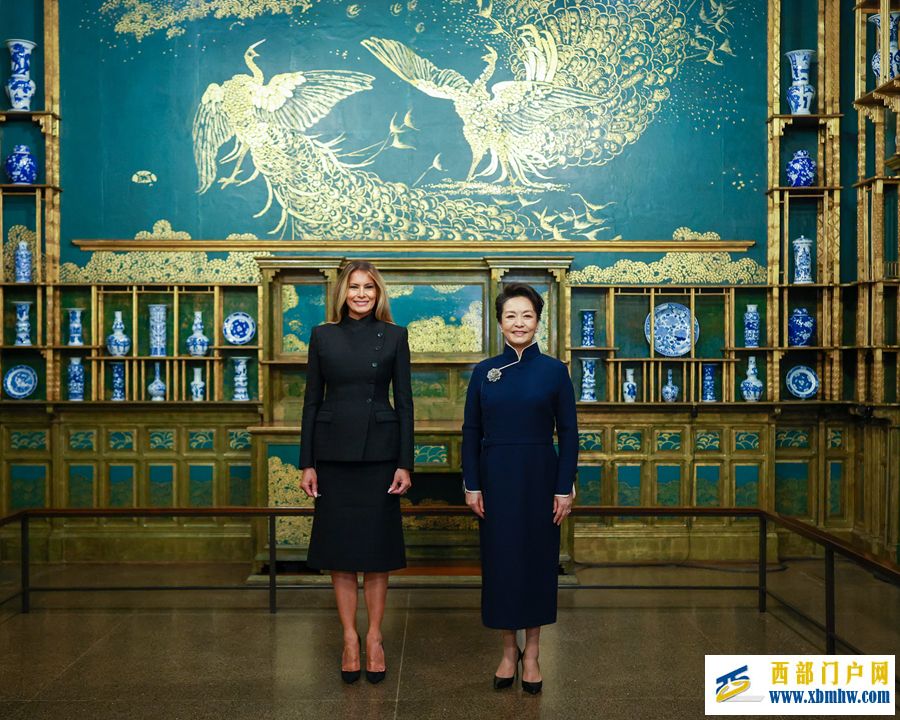 彭丽媛同美国总统特朗普夫人梅拉尼娅参观国立亚洲艺术博物馆(图1) 彭丽媛同美国总统特朗普夫人梅拉尼娅参观国立亚洲艺术博物馆(图1)