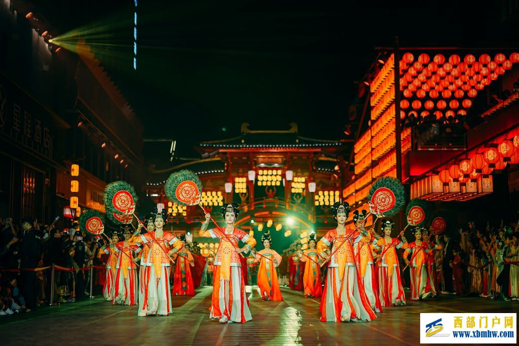 一声“开市”入盛唐——陕西文旅“上新”添彩假日经济(图1) 一声“开市”入盛唐——陕西文旅“上新”添彩假日经济(图1)